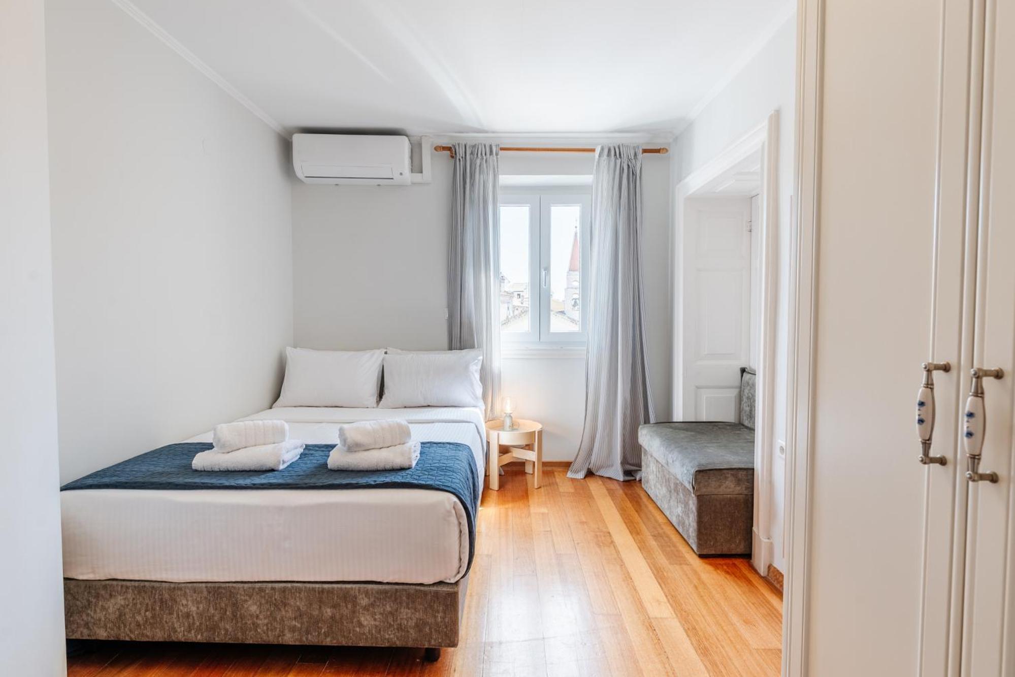 "San Giacomo Square Apt." In The Heart Of Old Town Corfu (city) Exterior foto